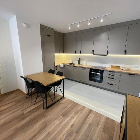 Newport Industrial Apartment Varsovia Exterior foto