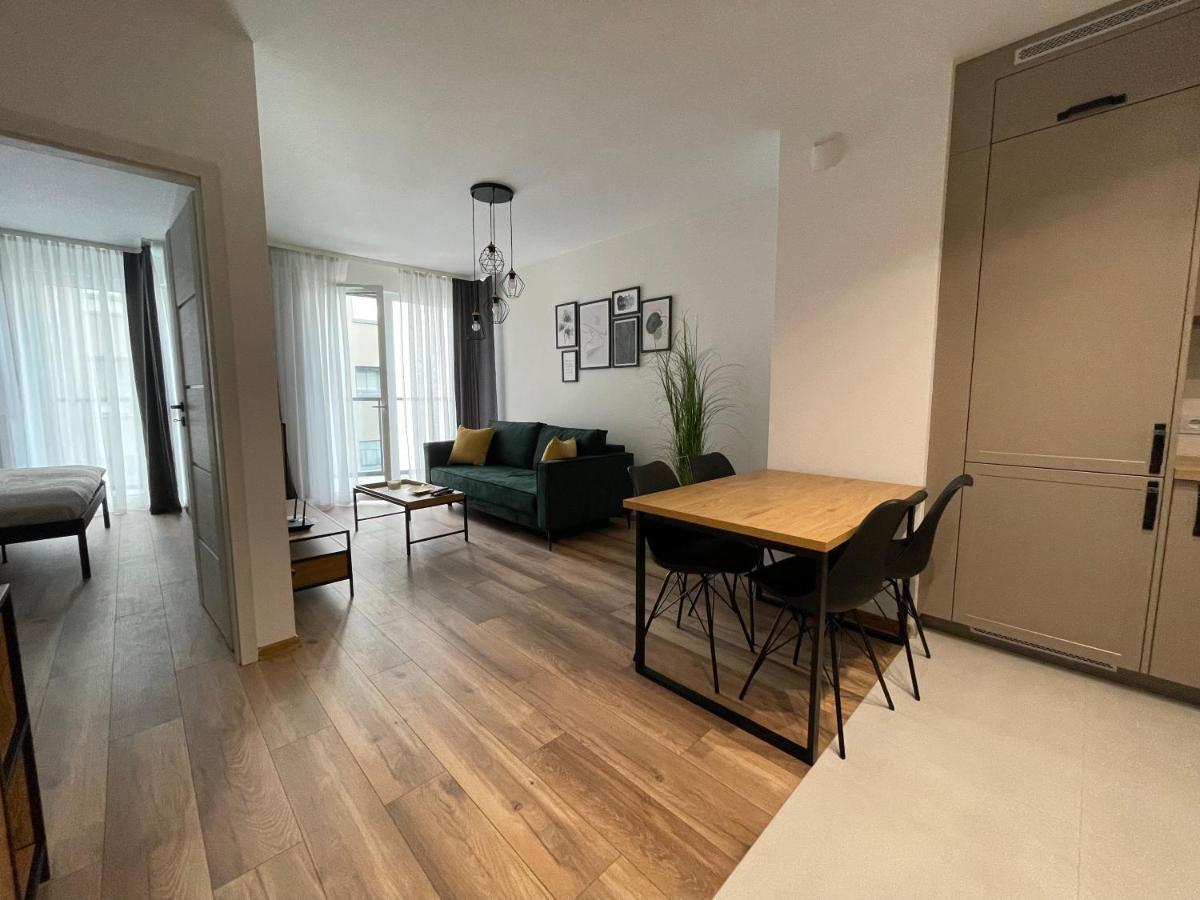Newport Industrial Apartment Varsovia Exterior foto