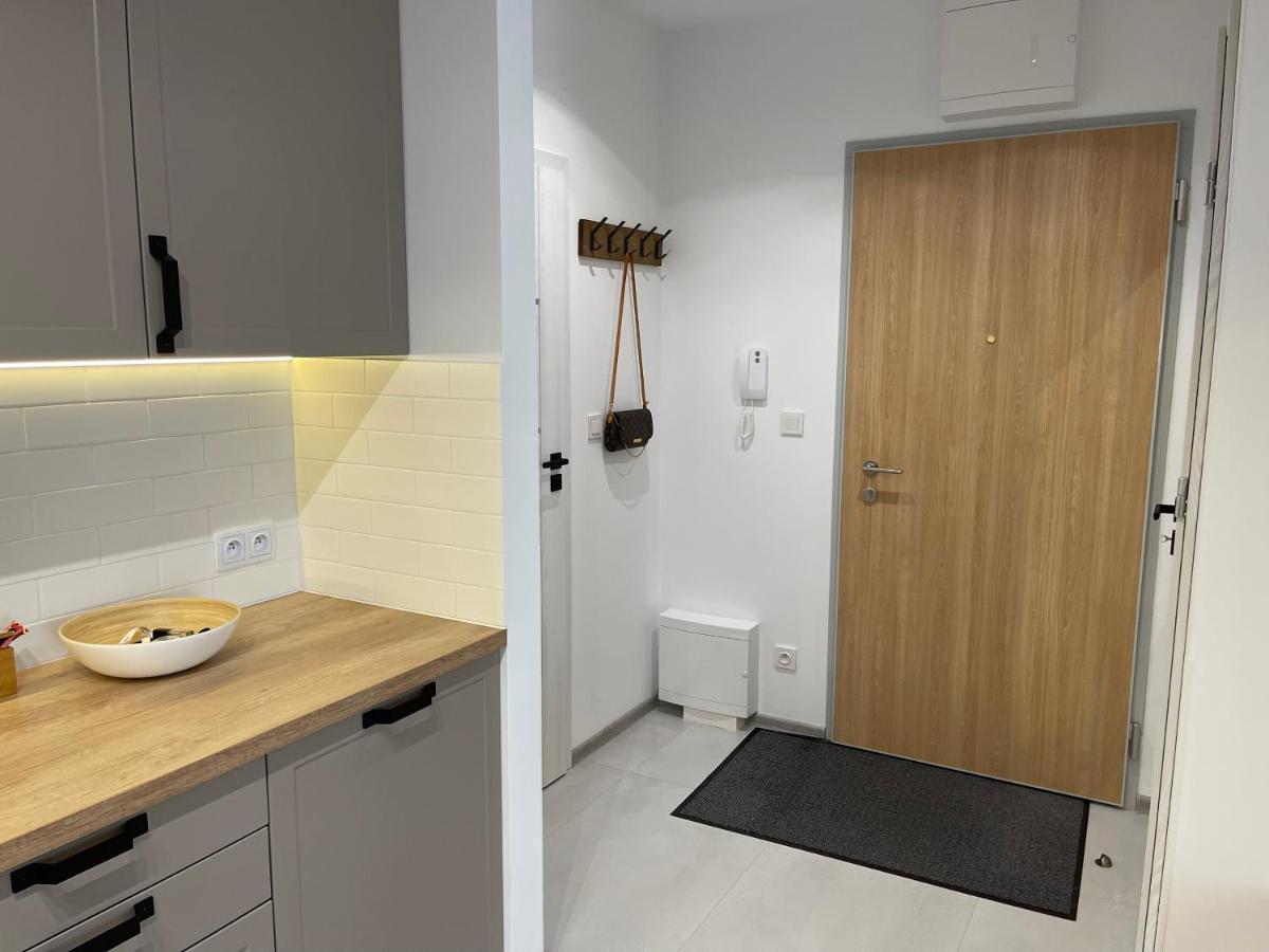 Newport Industrial Apartment Varsovia Exterior foto